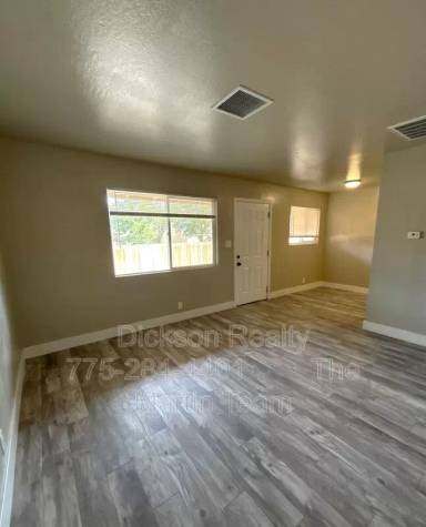 Main picture of 241 Linden St