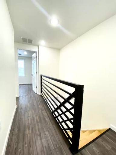 Main picture of 740 Bloom Rd