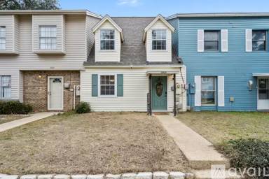 Main picture of 8426 Williamsburg Cir