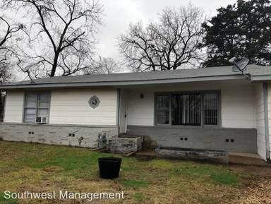 Main picture of 823 W Center St