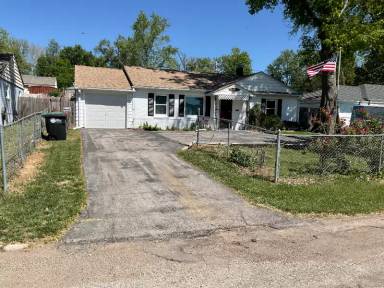 Main picture of 761 S 69th St