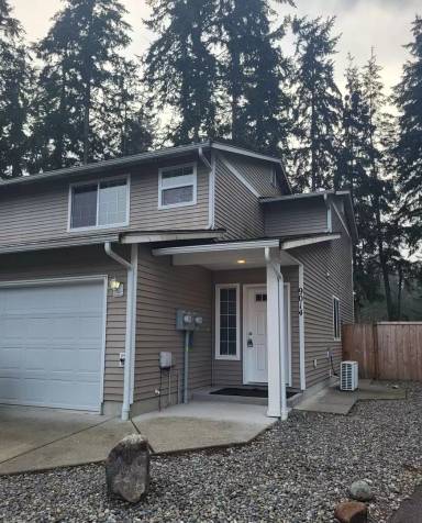 Main picture of 9014-9016 208th St Ct E