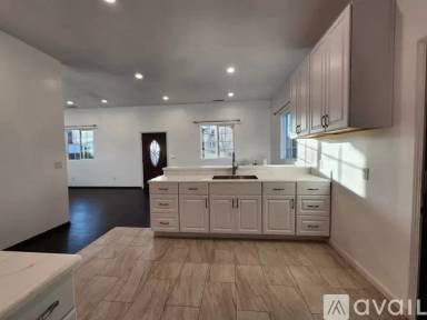 Main picture of 7744 Vineland Ave
