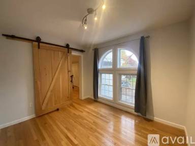Main picture of 1 Brown Ave