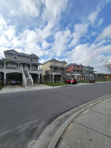 Main picture of 253 Benachi Ave