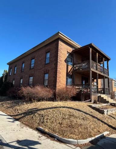 Main picture of 822 W 35th St