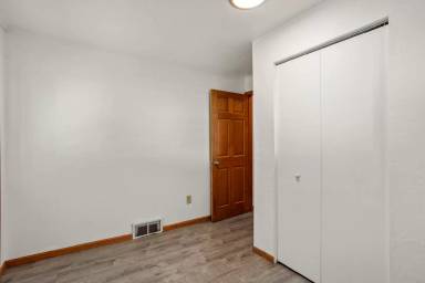 Main picture of 732 State St