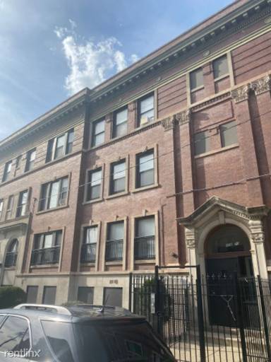 Main picture of 364 E 53rd St