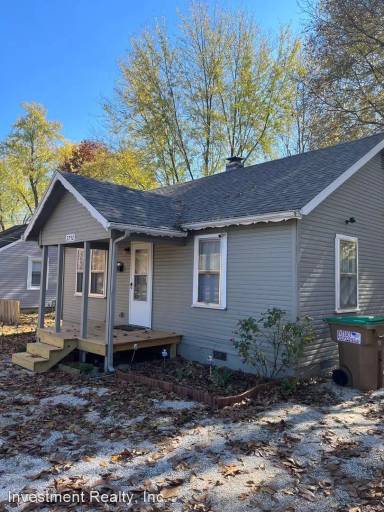 Main picture of 2742 W Washita St