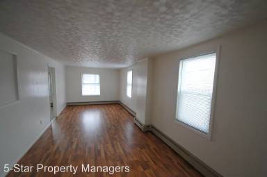 Main picture of 152 N Main St