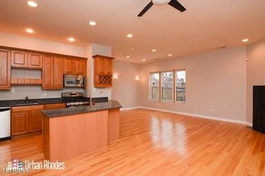 Main picture of 1530 W Huron St