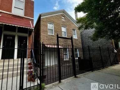 Main picture of 1735 W 21st Pl