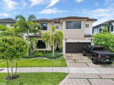 Main picture of 8814 NW 154th Ter