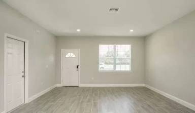 Main picture of 503 Tampa Cir
