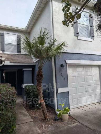 Main picture of 1048 N Black Cherry Dr