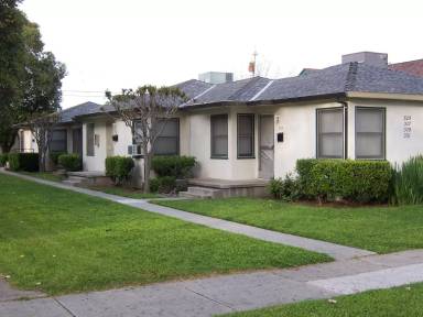 Main picture of 325 W 23rd St