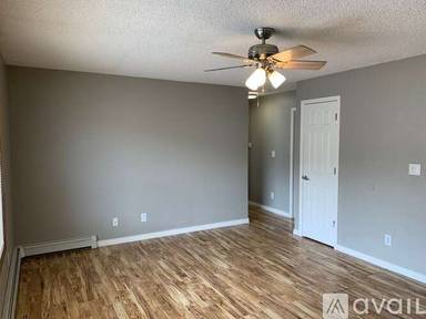Main picture of 239 Honeysuckle St