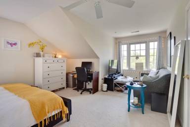 Main picture of 1627 Seneca Ave