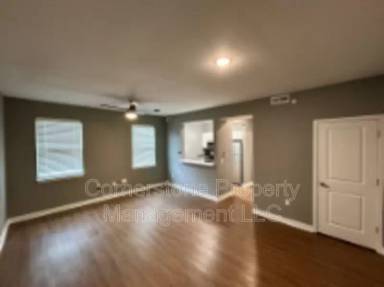 Main picture of 935 Michigan St