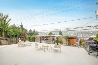 Main picture of Queen Anne Triplex