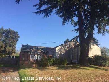 Main picture of 5802 NE 57th St
