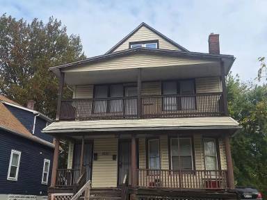 Main picture of 3255 E 130th St