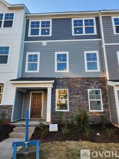Main picture of 711 Gimari Dr