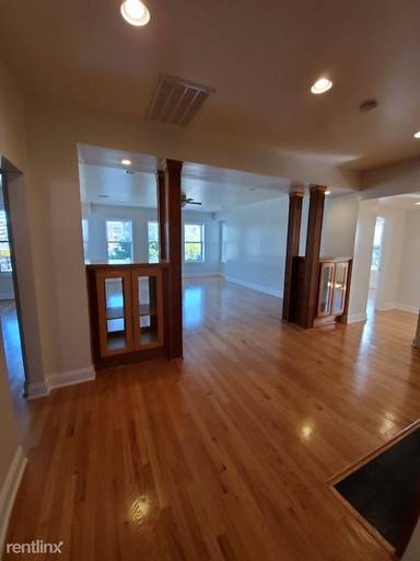 Main picture of 4502 N Sheridan Rd
