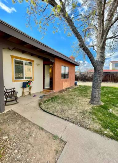 Main picture of 811 Calle Saragosa