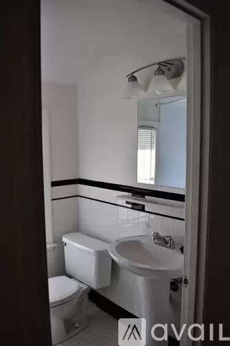 Main picture of 42 Robert Cir