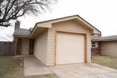 Main picture of 101 Crystal Cir