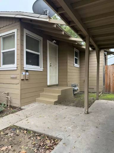 Main picture of 1036 W 20th St