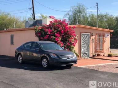 Main picture of 1304 N Alvernon Way