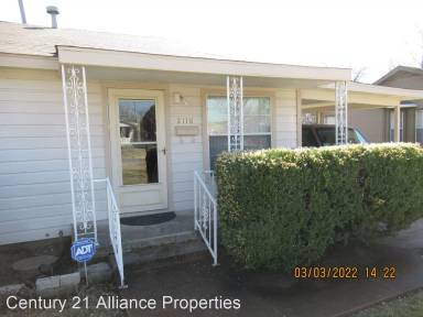 Main picture of 2116 NE 36th St