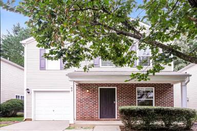 Main picture of 62 Brookhaven Dr