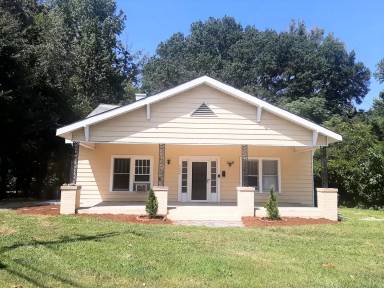 Main picture of 2620 W Knox St