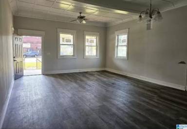 Main picture of 1701 Avenue I