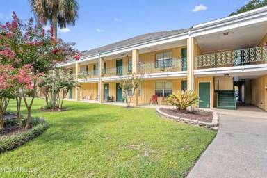 Main picture of 3310 Washington Ave