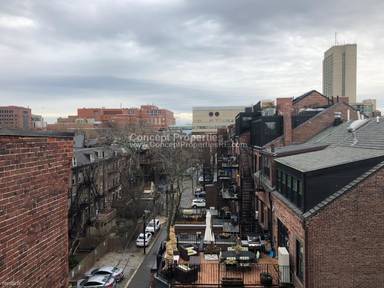 Main picture of 1736 Washington St
