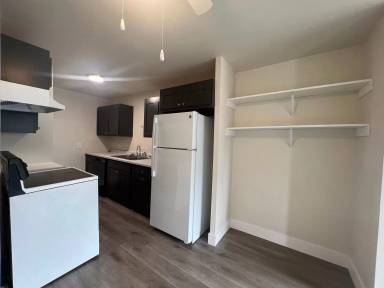 Main picture of 1811 1st St S