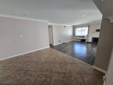Main picture of 10137 Amigo Ave