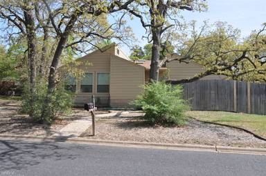 Main picture of 1410 Angelina Cir