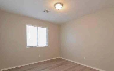 Main picture of 682 Covina Dr