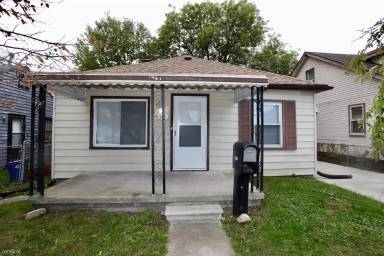 Main picture of 18310 Beechwood St