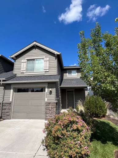 Main picture of 20737 NE Comet Ln