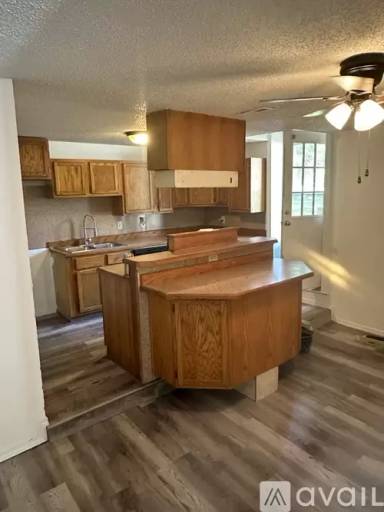 Main picture of 1608 E Jasper St