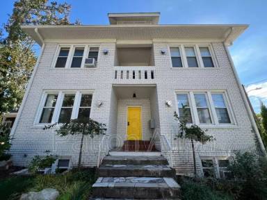 Main picture of 205 Hillside St