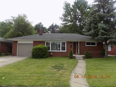 Main picture of 16734 Collinson Ave