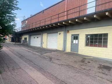 Main picture of 1526 1/2 N Circle Dr