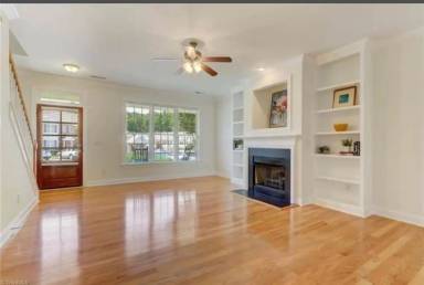 Main picture of 76 Nandina Dr